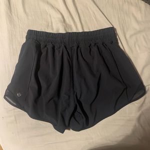 Lululemon Hotty Hot Short 4”